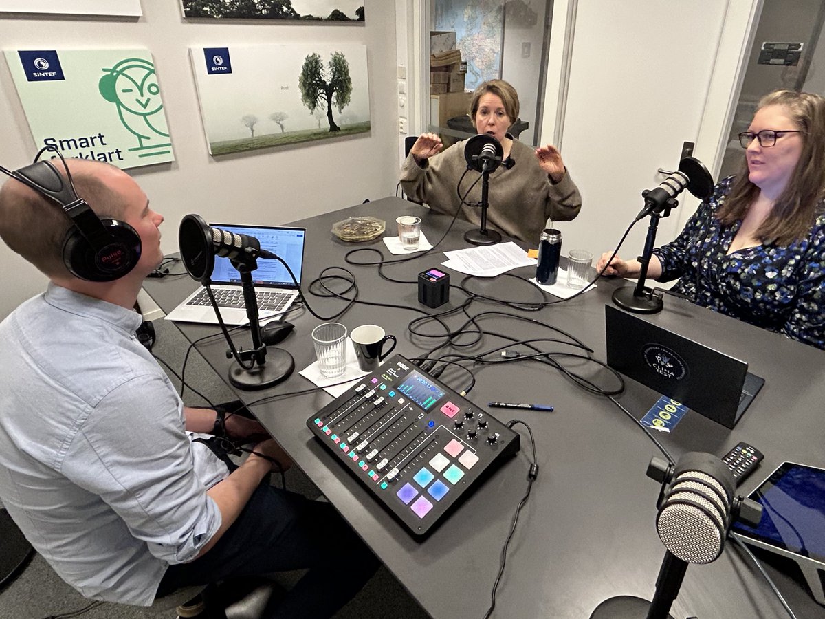 🚽 "Lytte folkens! Helt enkelt! Tiss, bæsj og dopapir er alt som skal i do!"

#CLIMAREST's, Ida Beathe Øverjordet and Elina Willert Søråsen met with the fantastic Aksel Faanes Persson today, to record <a href="/SINTEF/">SINTEF</a> #SmartForklart.

Release date: 1.2.2024; Language: Norsk/Svensk