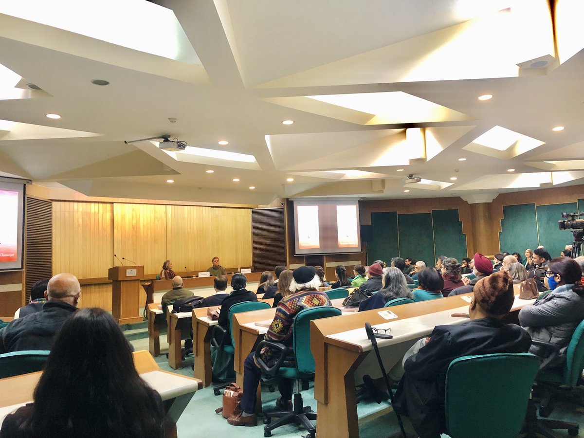 #JustReleased Upamanyu Chatterjee’s latest, LORENZO SEARCHES FOR THE MEANING OF LIFE. 
Ritu Menon and Upamanyu address a packed house tonight at India Habitat Centre. 😍🥰