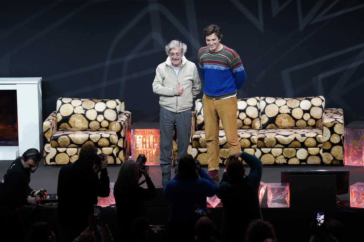 MatthieuMoerlen's tweet photo. Très heureux d'être présent et en compétition à l'Alpe d'Huez, avec Bernard Ménez... Projection de #pierrelatombe que j'ai réalisé et produit, #mrjadisproduction #celestebrunnquell #edouardsulpice #bernardblancan #bernardmenez #alpedhuez2024 @MrJadis https://t.co/2maSJZSgAX