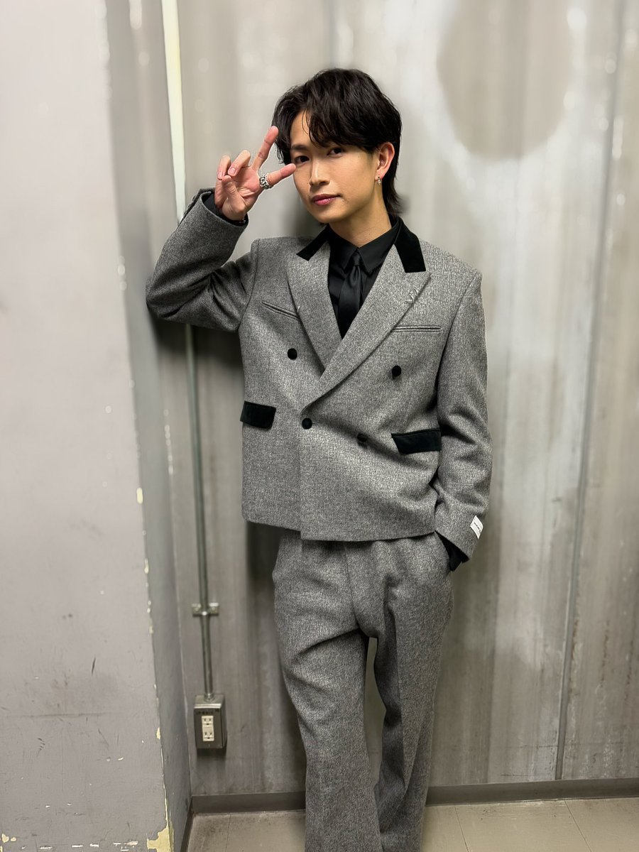 tsuna_staff's tweet photo. 映画「#違う惑星の変な恋人 」舞台挨拶🎥

ご来場頂きありがとうございました✨👏
とうとう来週公開になります！

変な人しか出てこないけど、どこか身近に感じるそんな映画です笑

是非ご覧ください👍

【衣装】
ジャケット＆シャツ＆パンツ
ANARCHIST TAILOR https://t.co/9TINBeNtoI