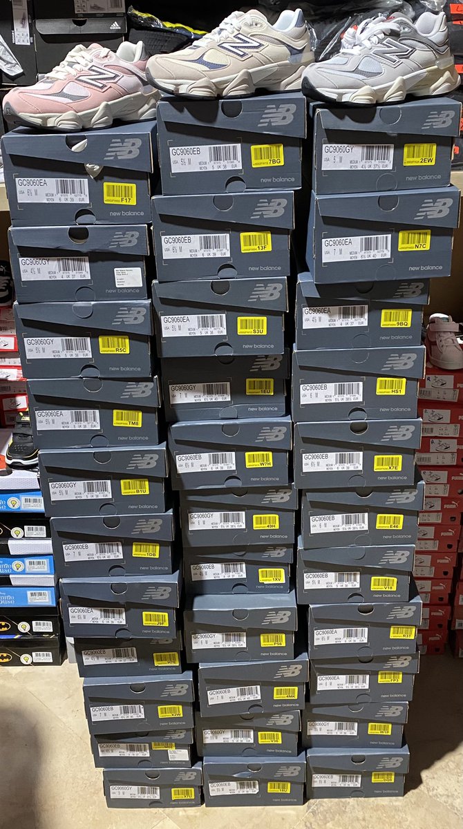 New balance 9060’s (GS) 33 pairs, waiting others Thanks @panaiobot @TheLemonClub_ @Nootify