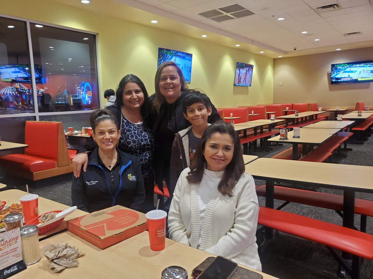 Sandy Lopez tweet media