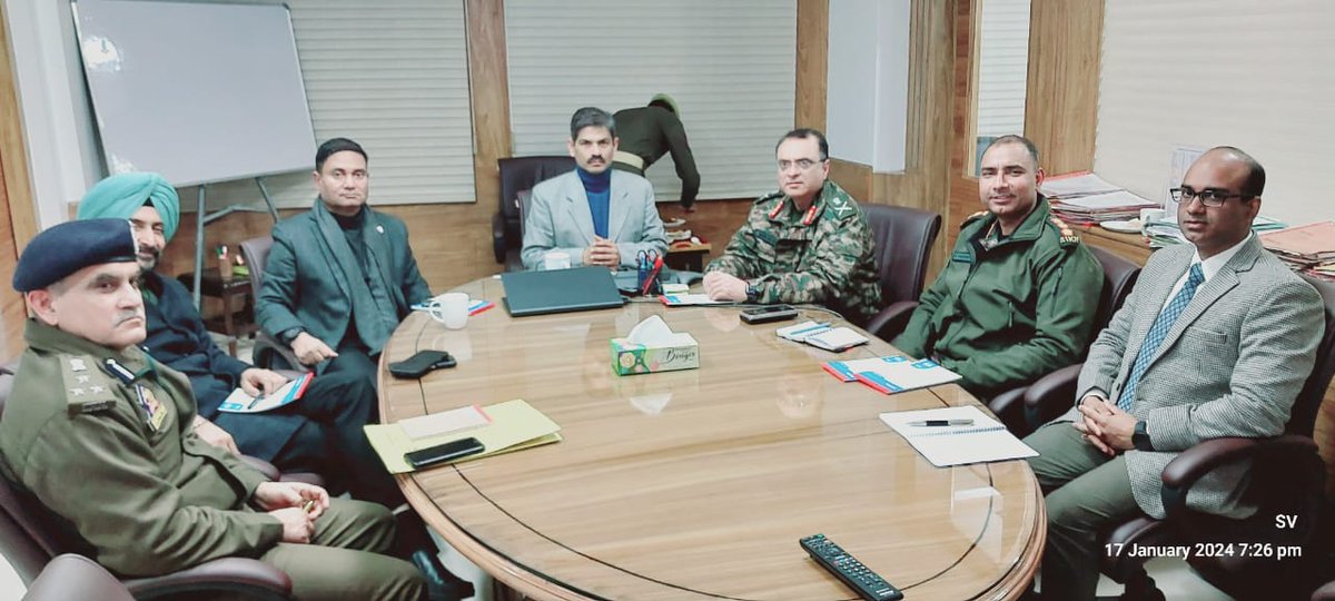 Whiteknight_IA's tweet photo. ๐๐ข๐๐ก๐ง ๐ฆ๐๐๐จ๐ฅ๐๐ง๐ฌ ๐ฅ๐๐ฉ๐๐๐ช
A Joint #Security Review Meeting was co-chaired by #GOC #Whiteknightcorps and DGP @JmuKmrPolice in view of upcoming important events.
The forum discussed seamless synergy in #Operations, joint Combat Readiness, #CounterTerrorism Grid and formulated modalities of heightened alert with the help of all resources including technological and aviation assets.
@adgpi
@NorthernComd_IA
