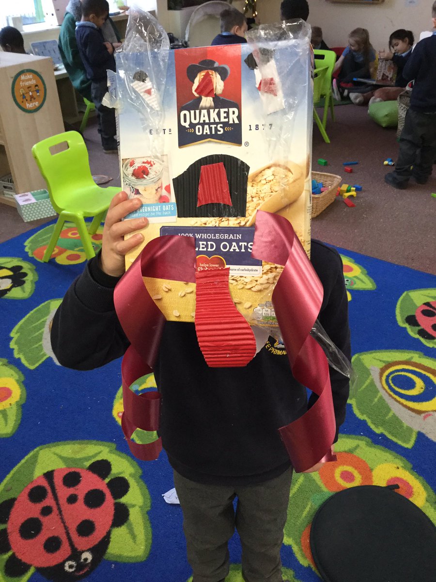 NashMillsSchool's tweet image. Reception are mad for junk modelling at the moment! Lots of interesting, creative activities with masses of imagination being used. We have robots, a frog and a piping bag! #Junkmodelling #buildingrobots