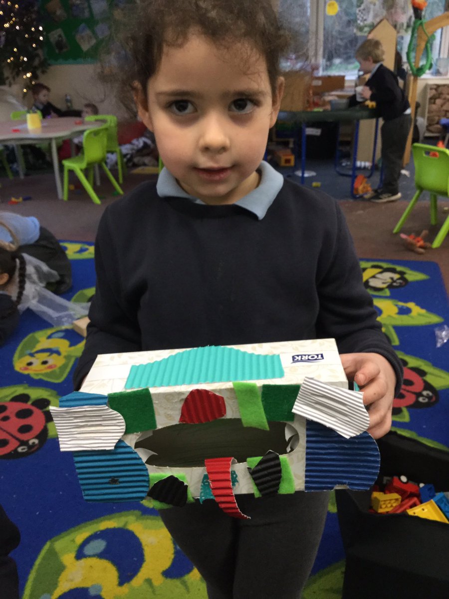 NashMillsSchool's tweet image. Reception are mad for junk modelling at the moment! Lots of interesting, creative activities with masses of imagination being used. We have robots, a frog and a piping bag! #Junkmodelling #buildingrobots