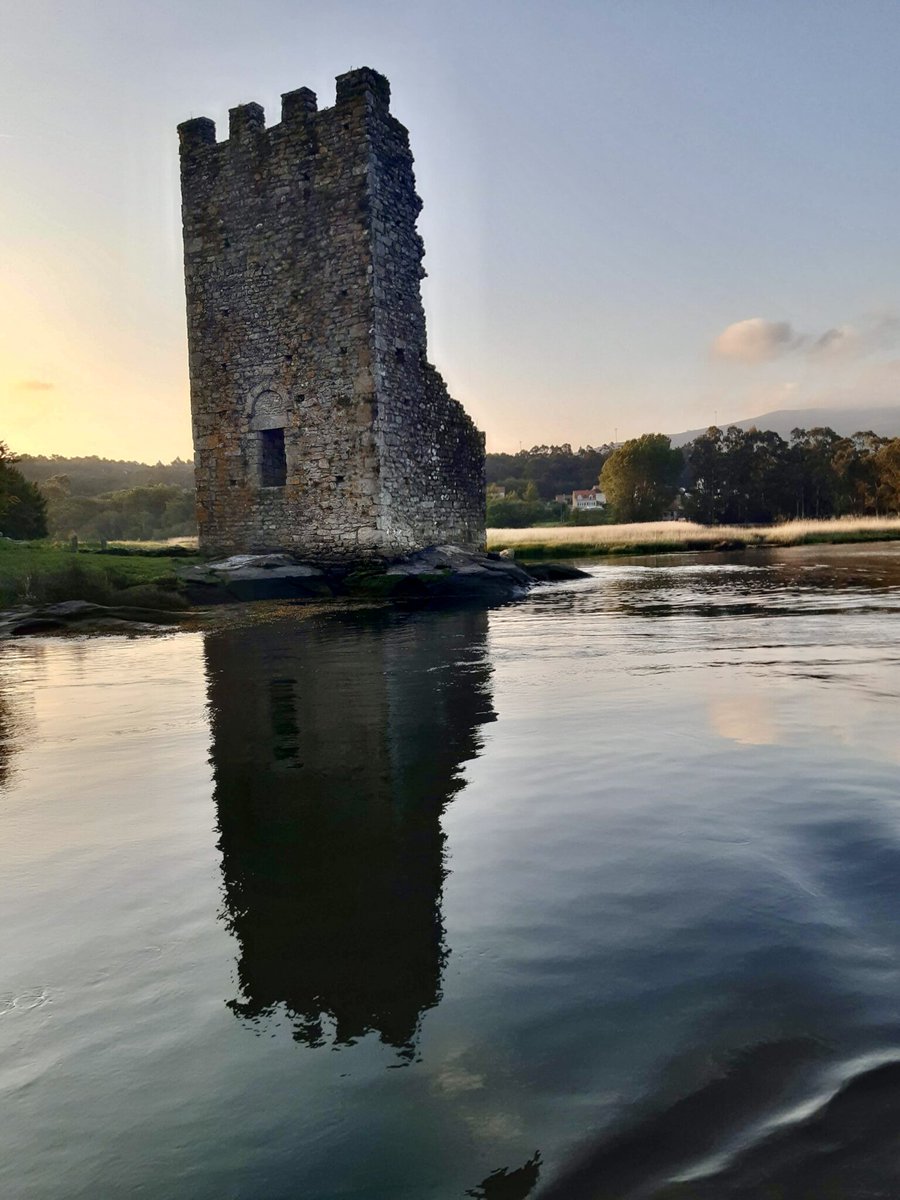 If you take the Spiritual Variant to Padron on the #CaminoPortugués you have the option of taking a boat on day three. It means you don't have to walk much on your final day before #Santiago but you're still eligible to receive the Compostela. Win win! alisononfoot.com/walking-the-sp…