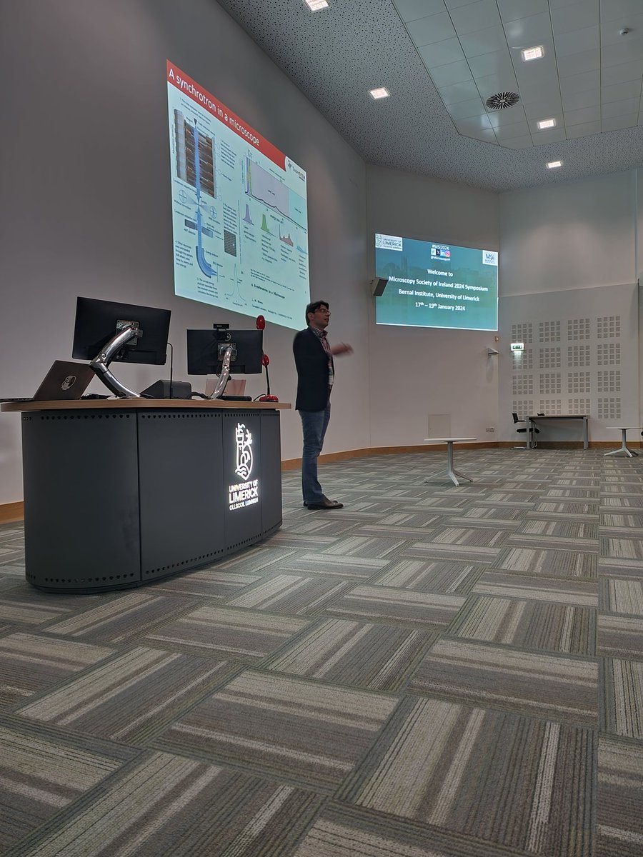 The Microscopy Society of Ireland @MicroscopyIrl symposium has kicked off in @UL with an address by interim Bernal Institute Director @nanoresearchul and keynote speaker Prof Quentin Ramasse! #MSI2024