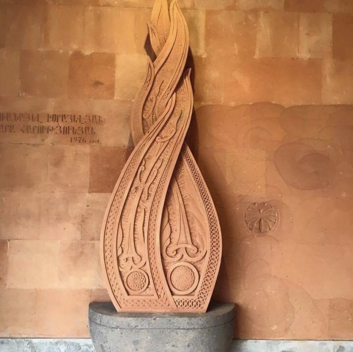 armenia's tweet photo. 🇦🇲Musaler Memorial, also known as Musa Dagh Memorial, is historic monument commemorating the Armenian resistance on Musa Dagh during Armenian Genocide in 1915.Musaler Memorial stands as symbol of resilience of Armenian people during tragic period.
#exploreArmenia #exploreArmavir https://t.co/2E64MApJcl
