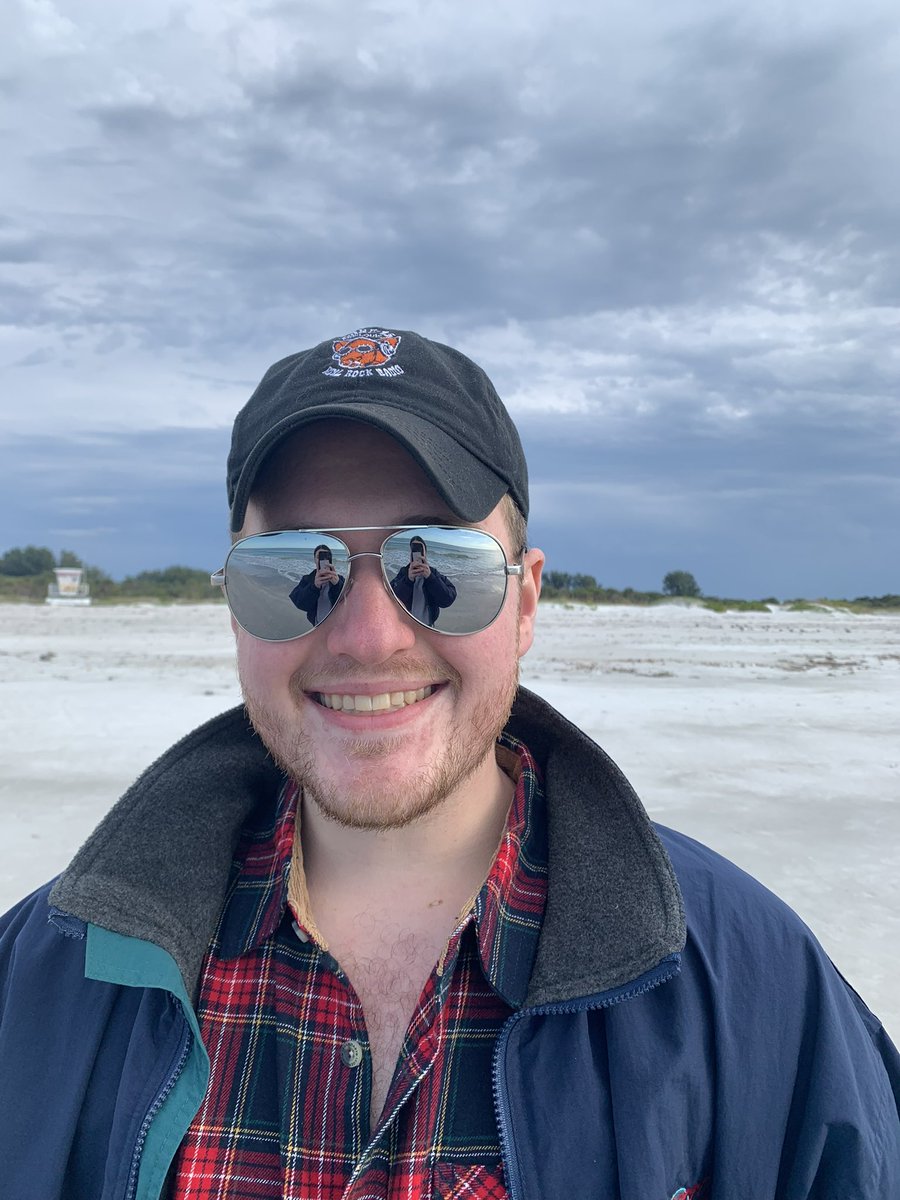 HunterRohlf's tweet photo. Gotta rep the @KSHE95 brand when down in Clearwater FL! @morningrockshow @ADsXe @jennaonradio @Hoss_a_palooza @KSHEGUY #LongDonger #HTFS https://t.co/27SDnz9Ejo