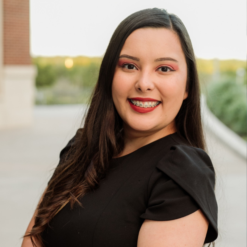 EY_US's tweet photo. A mentor can help an individual gain the confidence they need to pursue and achieve their goals.
Hear from EY Senior Associate Valery Perez about how her passion for mentorship has shaped her career. https://t.co/wld1QG8yaR
#NationalMentoringMonth | #EYConnectDay