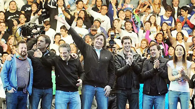 MARCELOFAVAOK's tweet photo. ADIOS A LA CAMPORA;

El Gobierno activó un plan para echar a La Cámpora del Estado: ya hubo 320 despidos en oficinas de la Anses. https://t.co/Y2k0x0LD5p