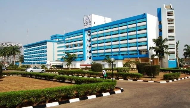 FACT ON KWARA HOTEL 

___

Market value / worth in year 2017 = ₦3.9 billion 

Market value / worth in year 2022 = ₦5.4 billion
 
Approved cost of renovation by <a href="/RealAARahman/">Abdulrahman Abdulrazaq</a> -led <a href="/followKWSG/">Kwara State Government</a> in year 2023 = ₦17.8 billion

Kwara citizens should take note and #FollowKwaraMoney