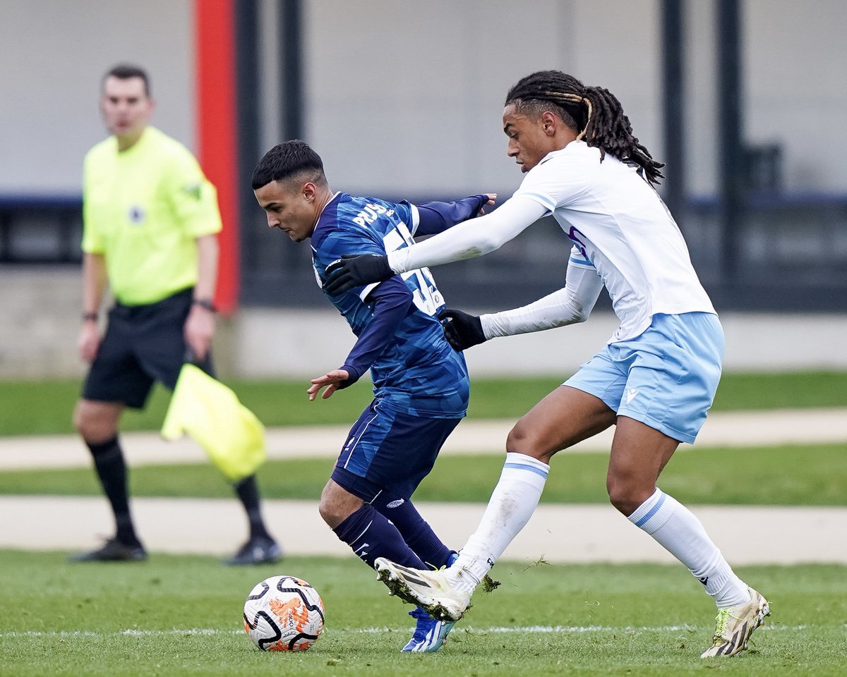 Feyenoord's tweet image. 𝐎𝐧𝐞 𝐟𝐢𝐧𝐚𝐥 𝐩𝐮𝐬𝐡! ⚡️

84’ #PLIC (1-1) • #FeyenoordU21