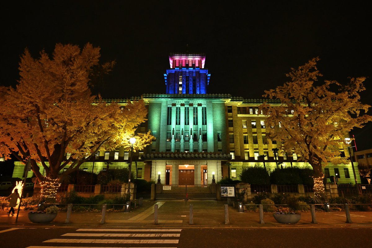 ヨルノヨの時間に撮影した神奈川県庁