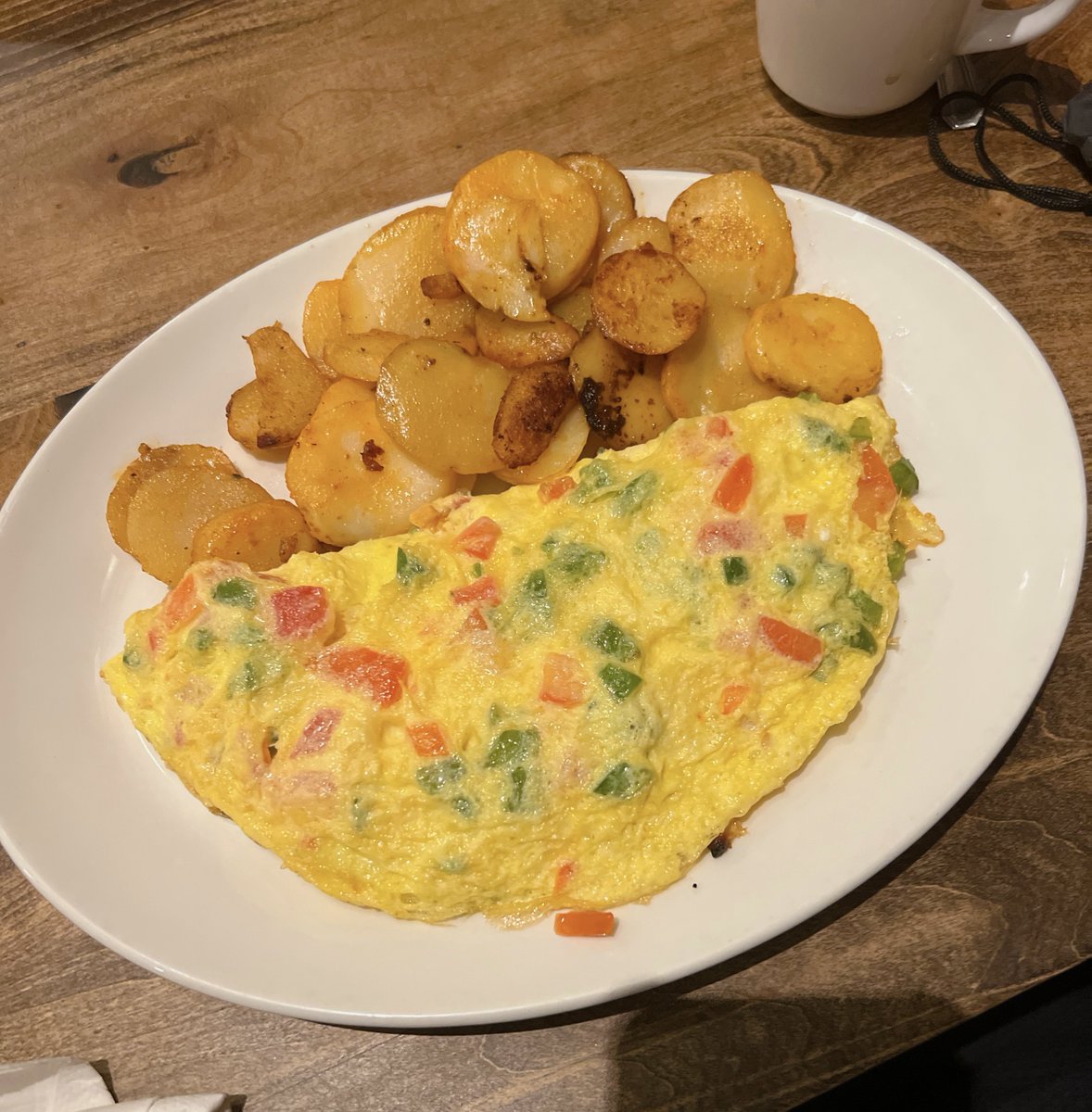 Today’s an omelette kind of day! 🍳✨

Try one of our delicious omelettes ⬇️

Northern Notion
Eastern Experience
Southern Style
Western Way
Veggie
Spicy
Meatlovers

All Omelettes Include Country Griddled Potatoes, Thick Sliced Toast and Jam

📍Served at all locations