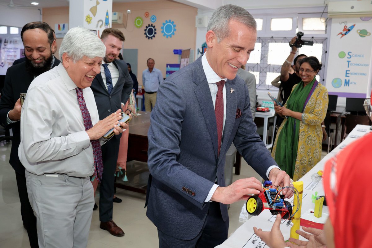 ZahirKazi9's tweet photo. Honored to host His Excellency, Ambassador Eric Garcetti,Consul Gen.Mike Hanky and US delegation at Anjuman-I-Islam on 16/01/24.Their visit highlighted our collaboration with MIT, Boston affirming our commitment to educational innovation. A landmark day for progress &amp; excellence https://t.co/BsuAteZSAz