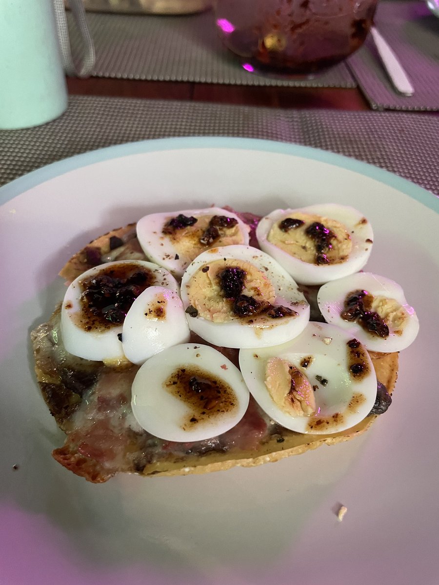 EsMarkus's tweet photo. El top es el huevo  y aquí mis colabs  recientes con el #GalloClaudio  @claudifonos @SusanaHre @EsKevinVega https://t.co/ua05pFtJ4E