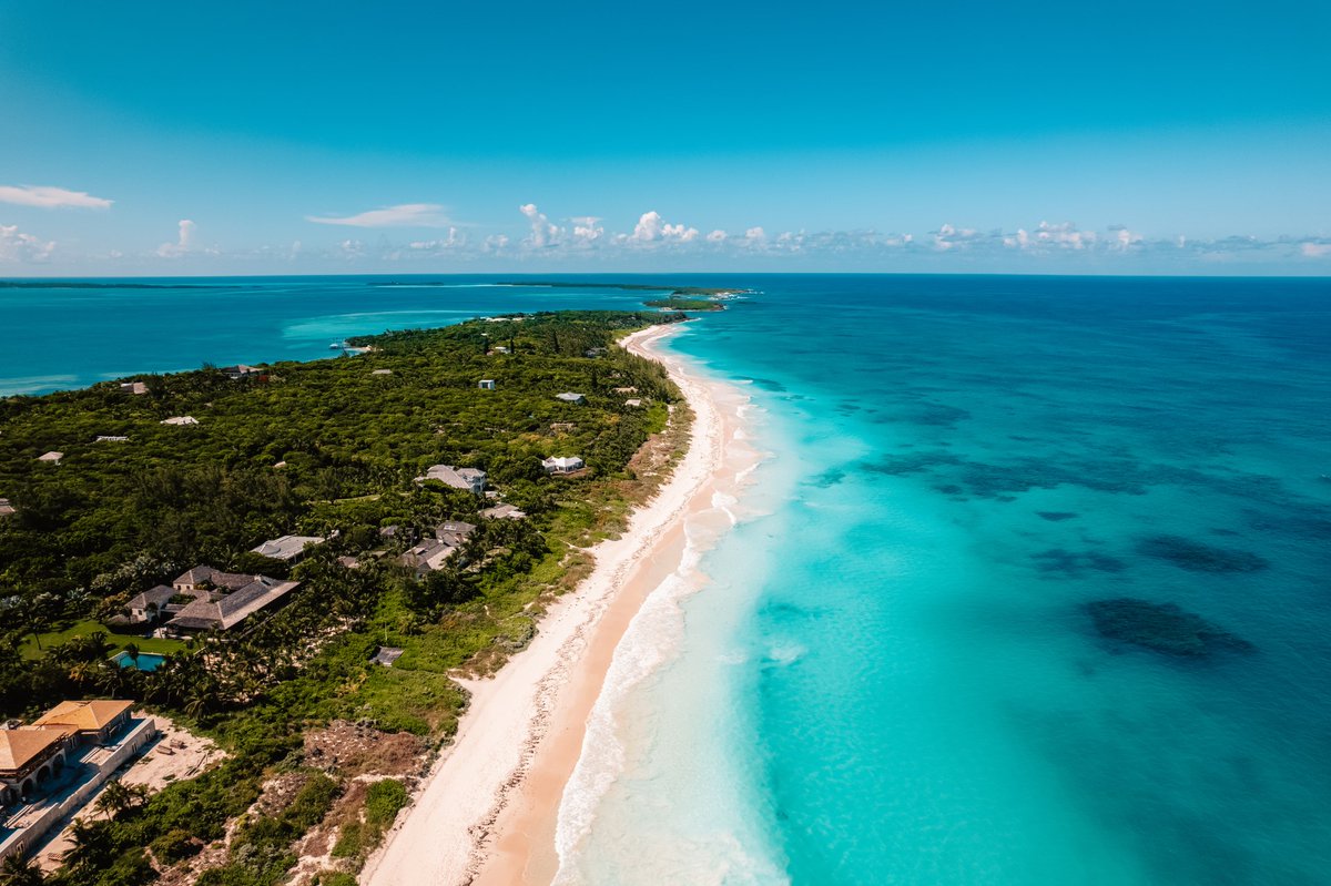 With these cooler temps settling in across the country we can't help but daydream about tropical paradise bliss. We want to know where are you traveling to this spring, and how can we get you there?!

#flytropic #flightstothebahamas #Bahamas #SpringBreak #TropicalParadise