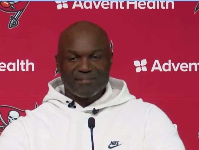 barstoolsports's tweet photo. Reporter Wants To Know How Todd Bowles Is Preparing The Bucs For A Cold Weather Game In Detroit ... Forgets, You Know, They Play In A Dome https://t.co/YWMiyrjF32 https://t.co/WF5ZwTpg3V