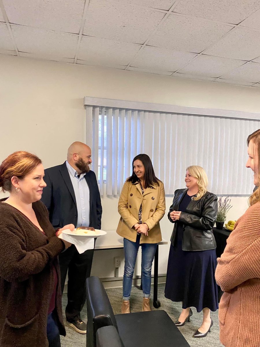 gcc_jsample's tweet image. Day 99- The Cabinet Team and I started the day at COA for our Coffee with Superintendent and Cabinet! Great opportunity to connect with our teachers and staff. Rumor has it that a Kindergarten teacher convinced me to work in her class for a day! 😬 To be continued… #gcclevelup