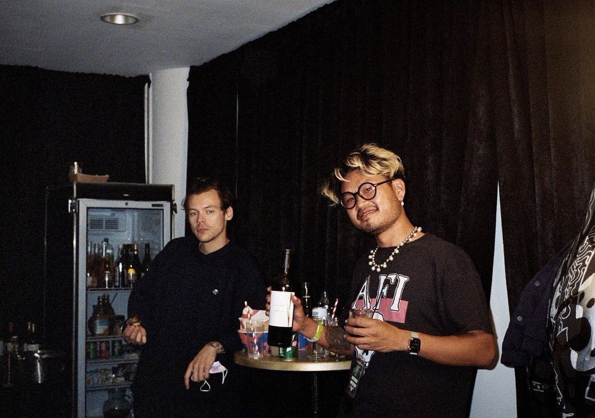 SpainStyless's tweet image. 📸|| ¡Nuevas fotografías de Harry!

via anthonypham