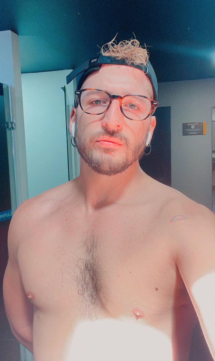 PapiRaver tweet media