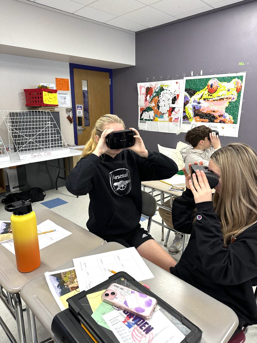 Students in Mrs. Smith’s Spanish 1 classes are traveling to Machu Picchu today through virtual reality! What a great way to learn about other cultures! Thank you to Andrea Levy from TST BOCES for bringing this experience to our #lionlearners!