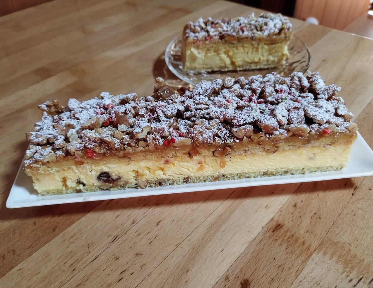 ExPastry69chef's tweet photo. miserable
#Belgium #cake #miserablecake #japan https://t.co/db0yxX9W7g