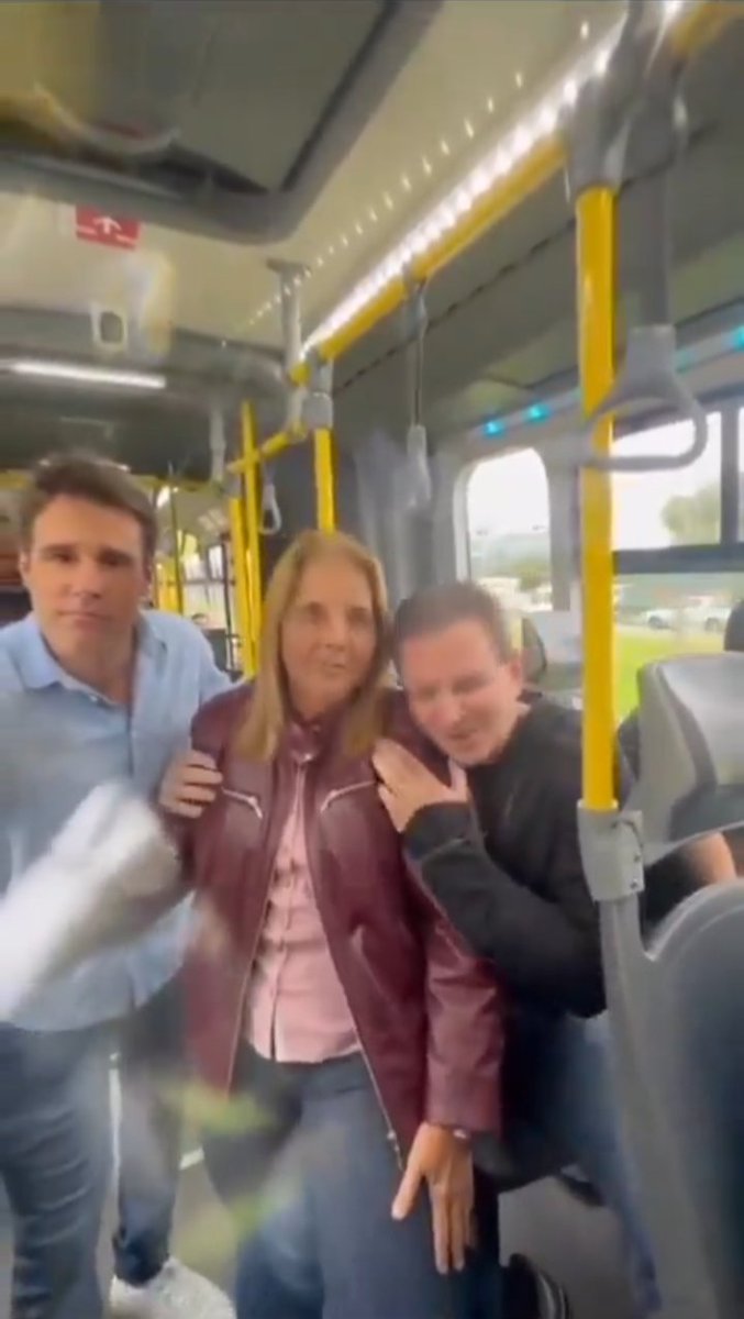 dacru15's tweet photo. @g1rio Vcs lembram desse vídeo do Eduardo paes defendendo a milícia, q a segurança estava garantida com eles etc..?
Hj está aí o resultado parabéns paes 👏🏾👏🏾 estamos mostrando tbm a mensagens do prefack dizendo q acabou a covardia com o trabalhador e q o carioca é imbecil 🤥🤡🤮... https://t.co/ELmzRs851f
