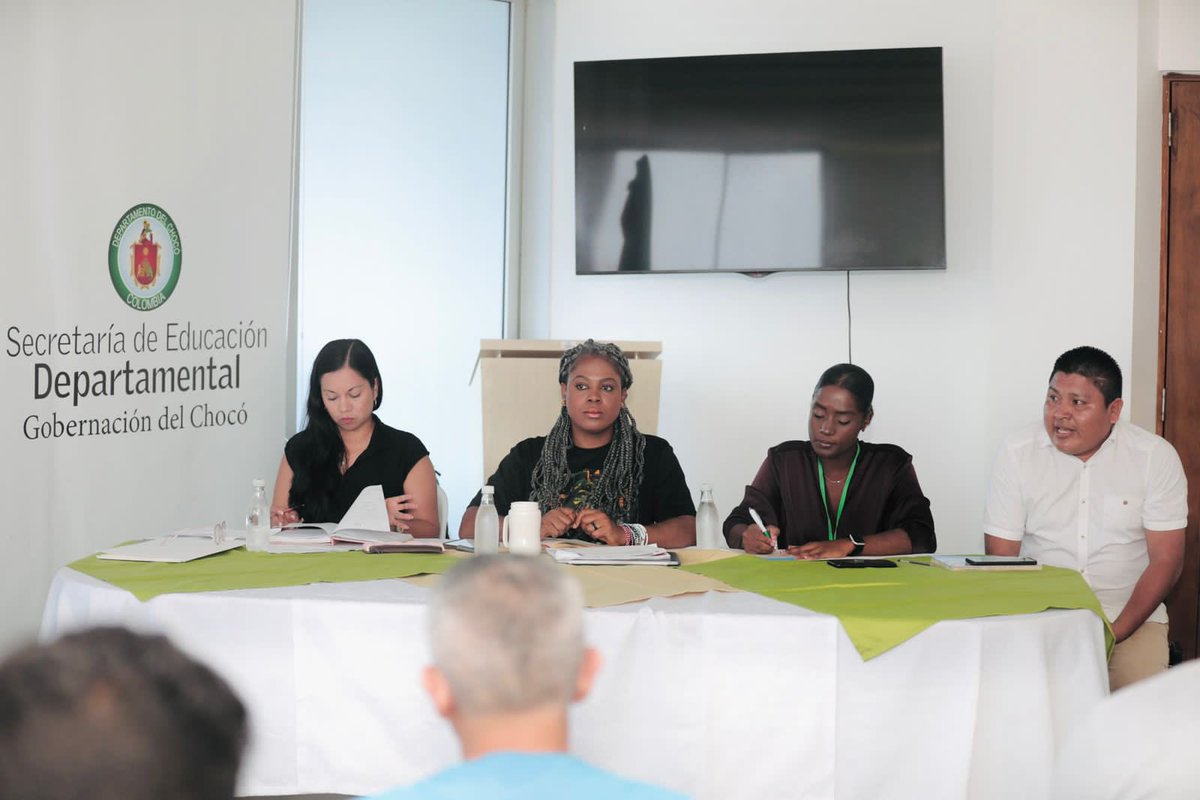 En estos momentos instalamos la Mesa Territorial de Gestión Integral del Riesgo Escolar en el marco de la emergencia presentada en el kilómetro 17 de la vía Quibdó-Medellín. 

Este comité adelanta las acciones pertinentes para mitigar las afectaciones y garantizar la permanencia