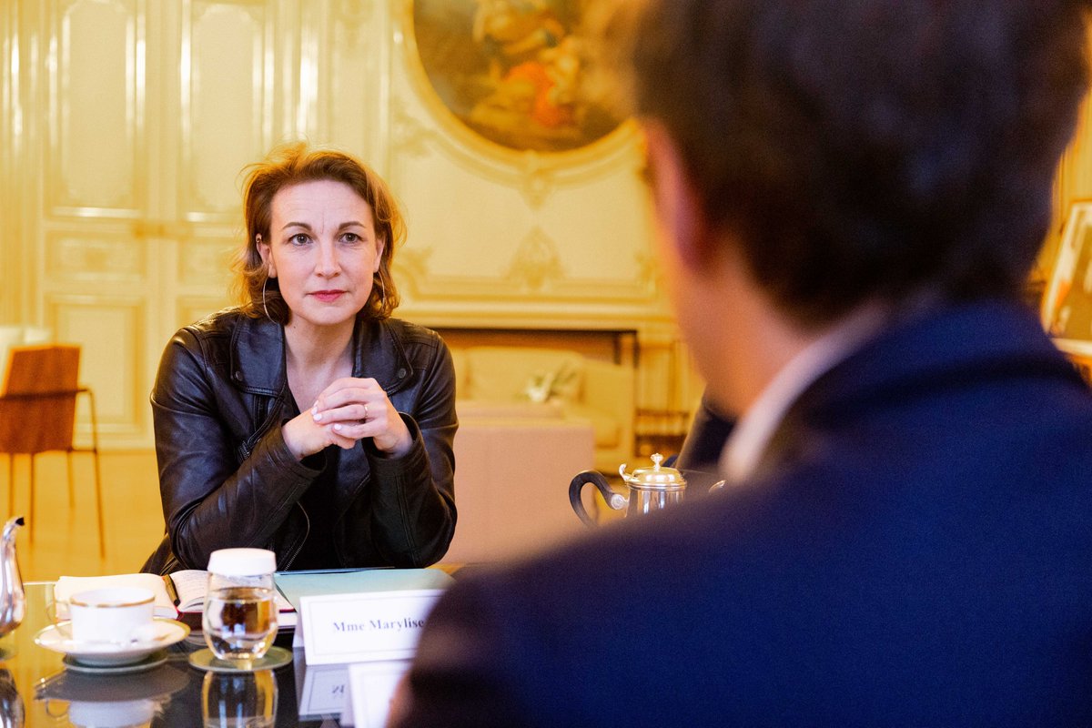 Le Gouvernement 🤝 les partenaires sociaux. 

Au travail pour les Français.