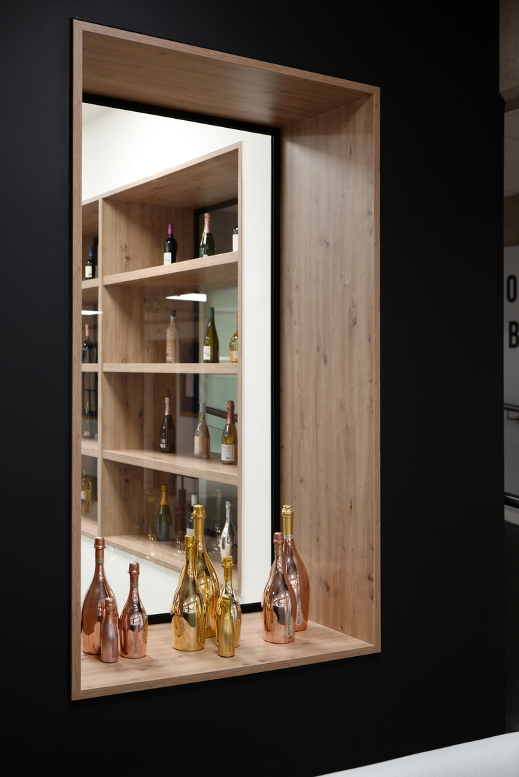 𝟮𝟬𝟮𝟰 𝗪𝗢𝗥𝗞𝗣𝗟𝗔𝗖𝗘 𝗧𝗥𝗘𝗡𝗗𝗦 | 📢 #6 - Karolina talks about 𝗶𝗻𝗷𝗲𝗰𝘁𝗶𝗻𝗴 𝗽𝗲𝗿𝘀𝗼𝗻𝗮𝗹𝗶𝘁𝘆, “From the colour schemes, wall decorations and choice of furniture and materials, every design element contributes to a tangible sense of belonging among employees."