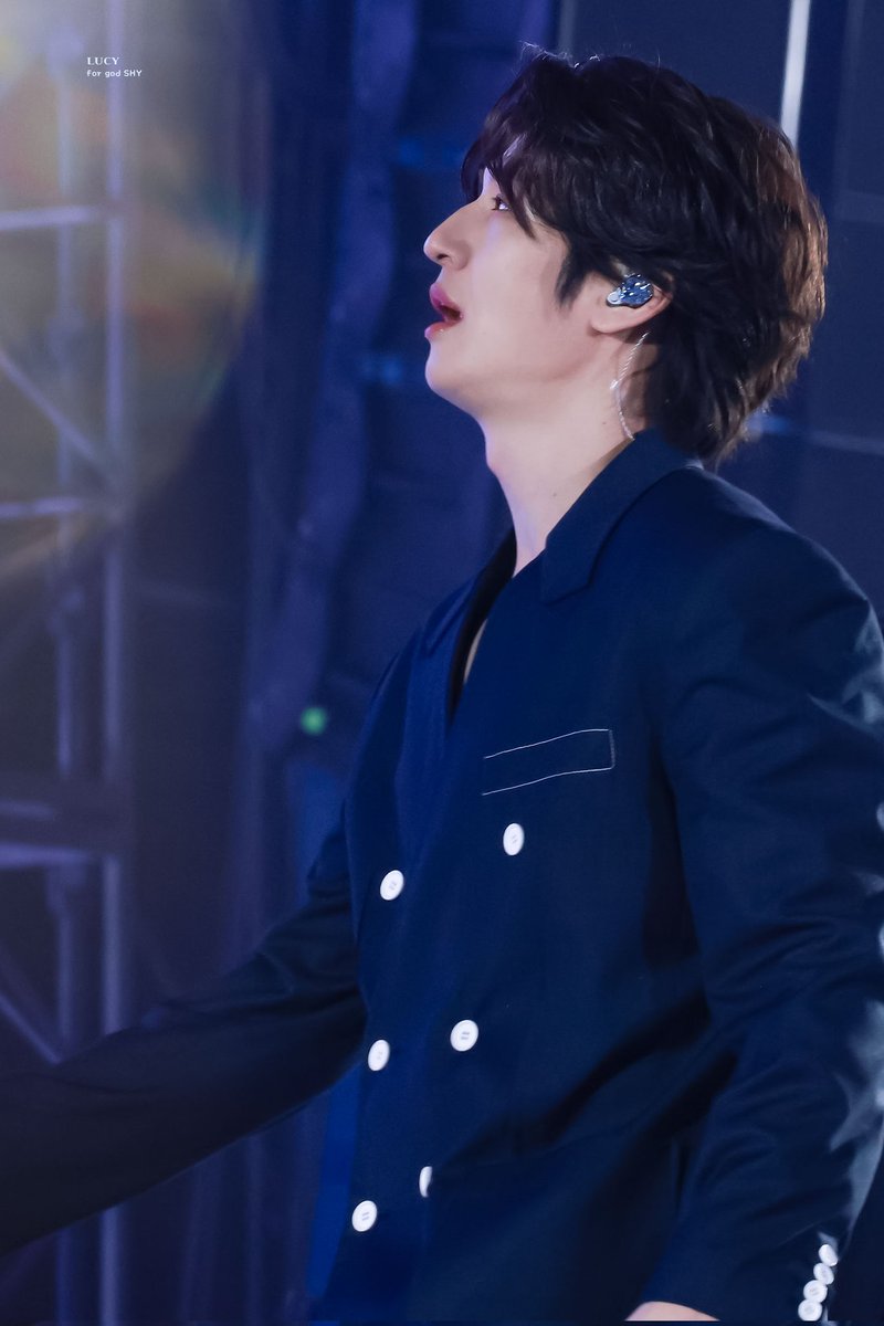 lucy_god_5's tweet photo. 머리숱 부자다
231224 god's MASTERPIECE 대막콘
#손호영 #지오디 https://t.co/uhmx9I1zEV