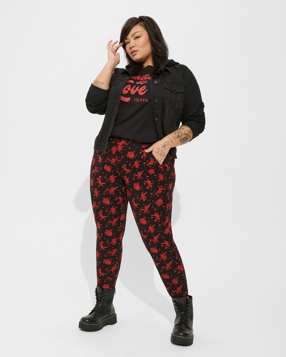 Get it now! Shop in store and enjoy BOGO 50% off regular price at <a href="/Torrid/">Torrid</a> 💸

But hurry - sale ends TODAY!