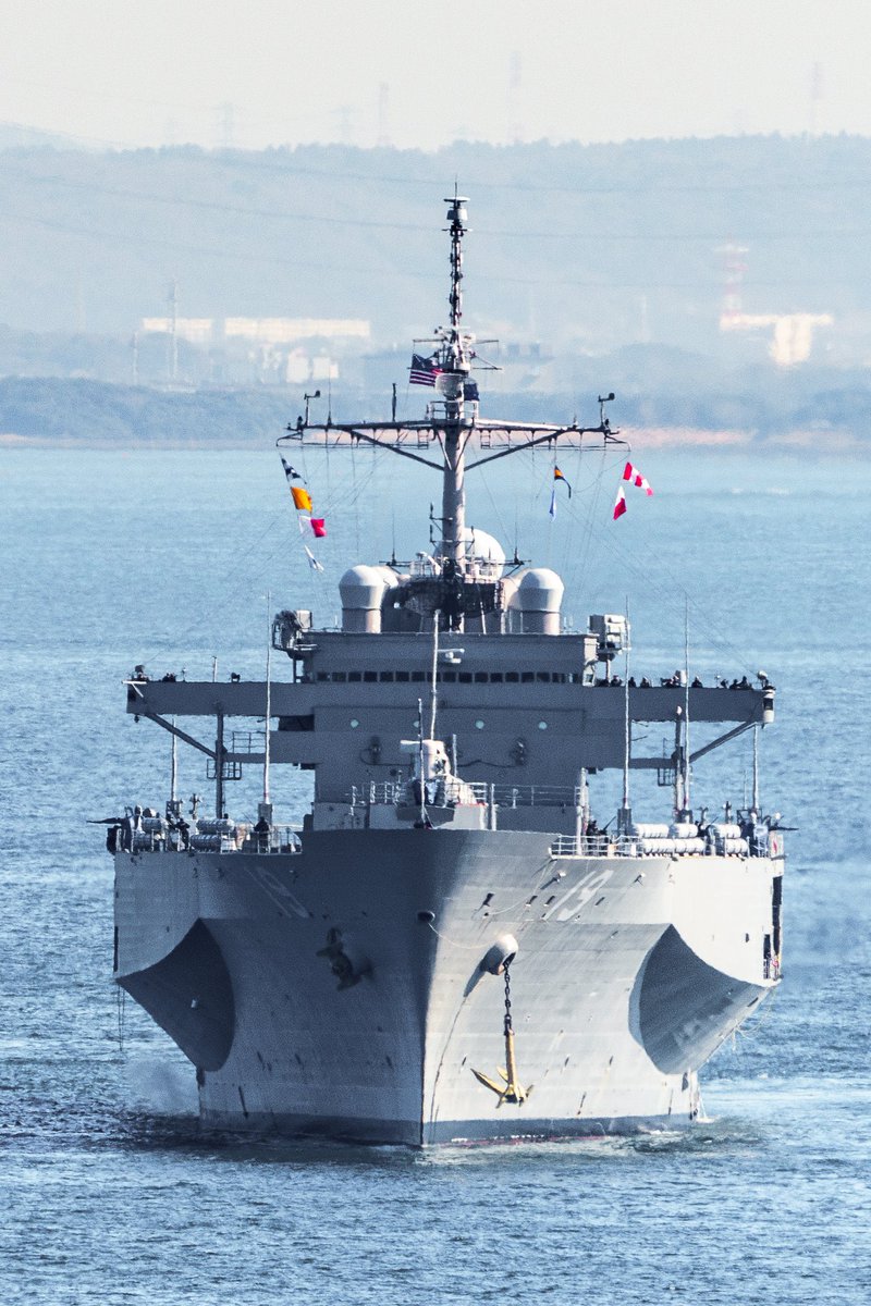 USS Blue Ridge (LCC 19) Blue Ridge-class amphibious command ship coming into Yokosuka, Japan - January 17, 2024 #lcc19 #ussblueridge

SRC: TW-@weiqi_xiulang