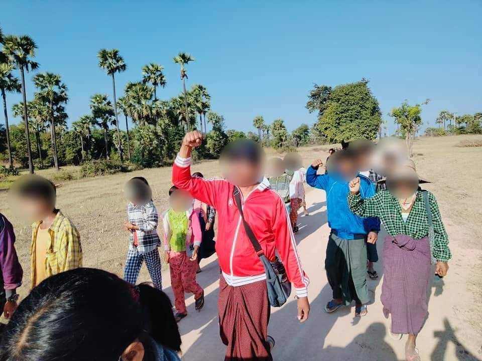 nway_jasmine's tweet photo. Joint forces of pro-democracy villagers of several villages from northern #Salingyi township and eastern #Yinmarpin township staged a strike against military dictatorship.
#LegalizationOfNUG #2024Jan17Coup #WhatsHappeningInMyanmar https://t.co/03HhncG0BU