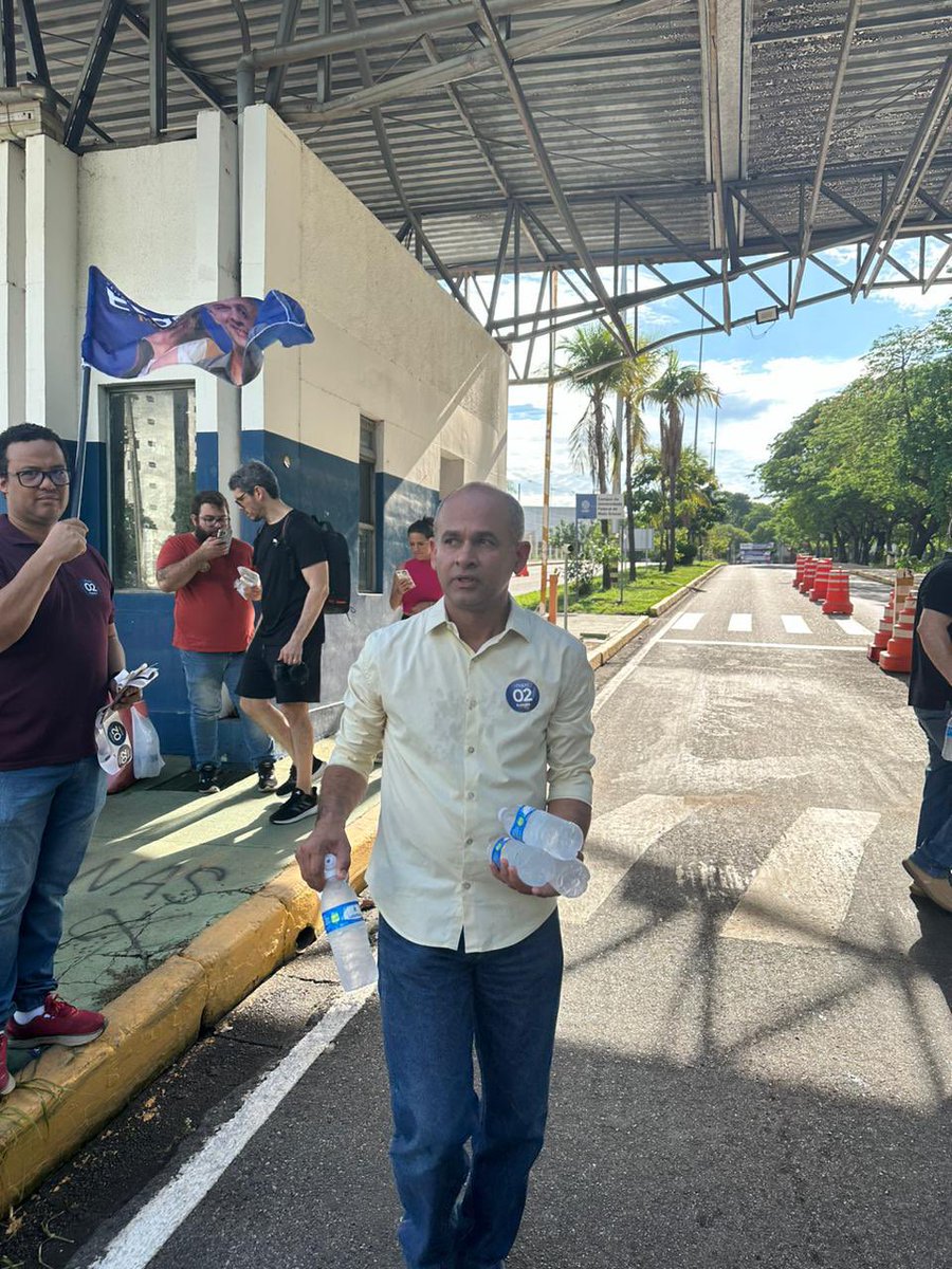 ufmtadiante's tweet photo. Uma alegria poder encontrar alunos, servidores e toda comunidade externa nesse início de um novo ano. Estamos juntos para construir uma Universidade ainda melhor, com diálogo, afeto e responsabilidade. #UFMTAdiante #Chapa2 https://t.co/RxBNCeCEyF