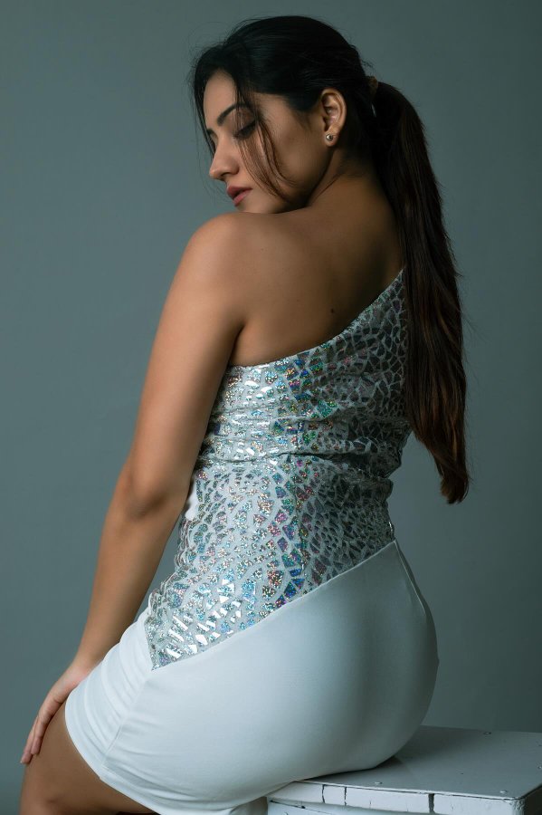 GEDe24Xb0AAM6LZ?format=jpg&name=900x900