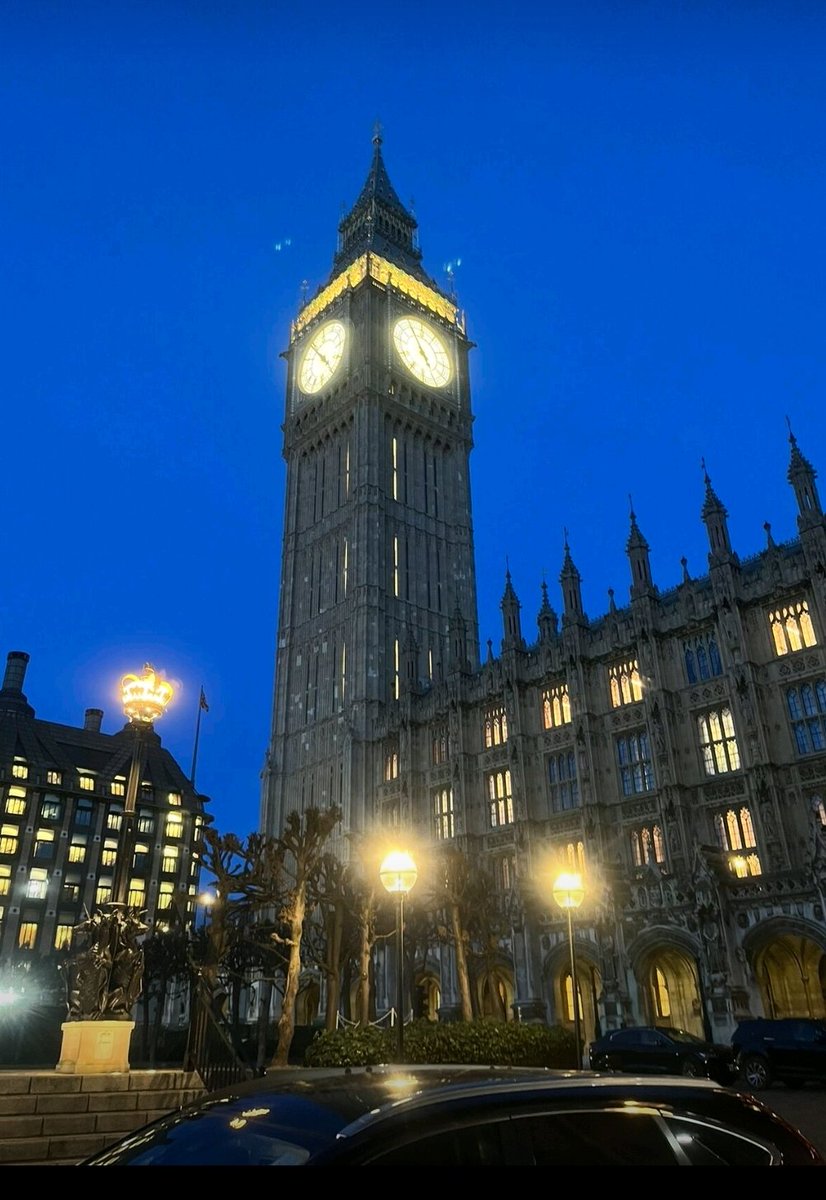 mrpotholeuk's tweet photo. Great launch of #CuringPotholeBritain yesterday in Parliament. Well done, Dave, getting to talk to Sir Christopher Chope. Thanks for your support @KielyBros @VisTran https://t.co/CCp5NnShxi