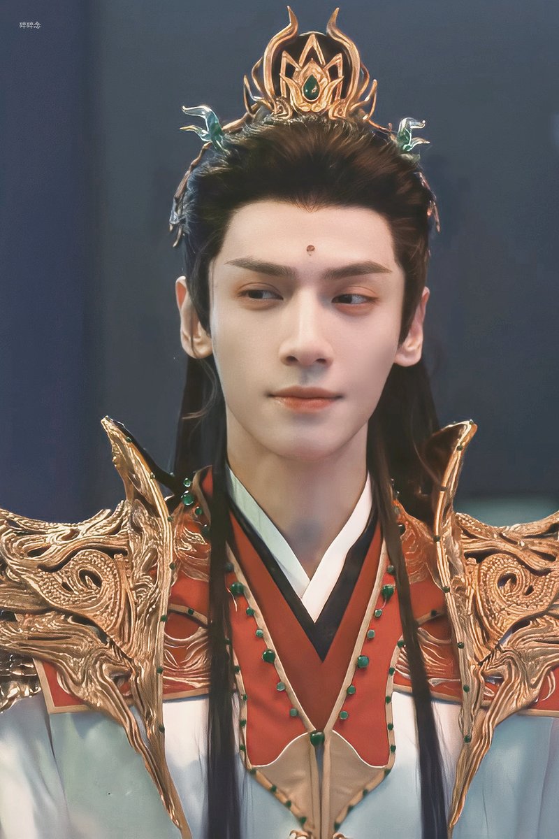 endlessnine09's tweet photo. Dragon god, can I touch your horns? 🤤
©️ 碎碎念哼哼唧
#LuoYunxi #罗云熙 https://t.co/XYvTI0LjB8