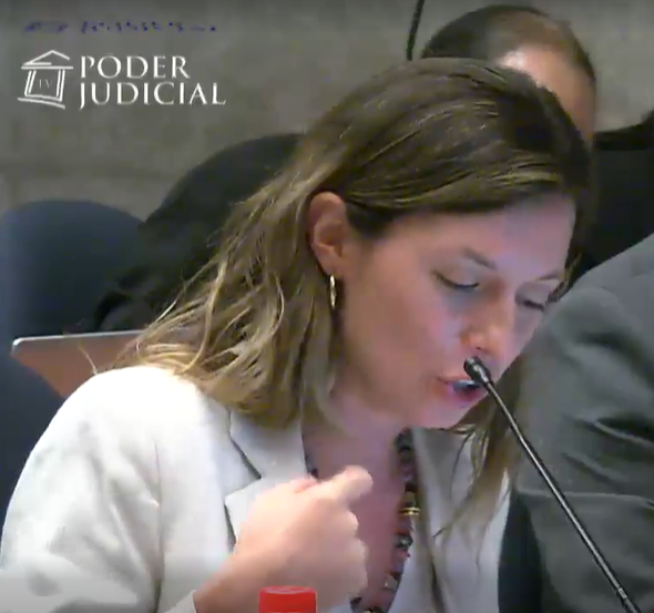 AndresSepCL's tweet photo. El mecanismo que está describiendo el Ministerio Público, respecto de la forma en que se desviaban dineros (en la solicitud de prisión preventiva), en el caso de Cathy Barriga y otros es brutal. Se señala que se desmantelaron los controles, se aligeró el registro documental y se cargó a cuentas generales, duplicando certificados de disponibilidad, etc.