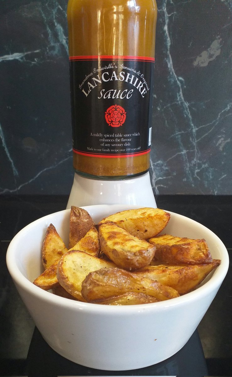 lancashiresauce's tweet photo. When folk ask "what do I put Lancashire Sauce on? Chip's is always a good start 💯😋👌#chips #chipshop #homemadechips #lancashiresauce https://t.co/hsS515RoKd