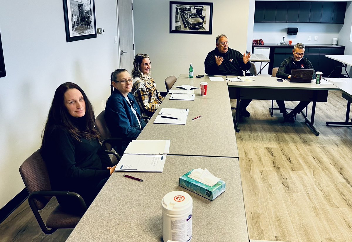 LOCAL444UNIFOR's tweet photo. Local 444 bargaining begins with Kingsville’s Southgate Residence.

#uni444bargaining👊 https://t.co/aYyA6lb6E4