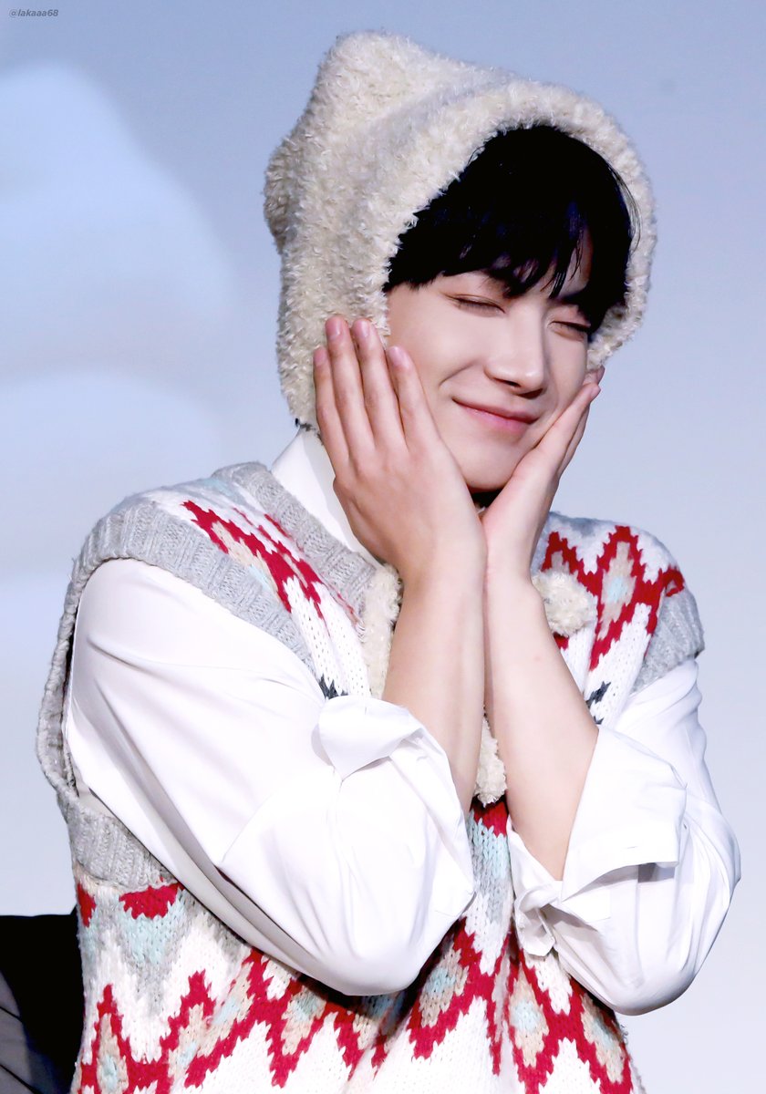 240113 뮤직코리아 팬사인회

#김종현 #KimJonghyeon