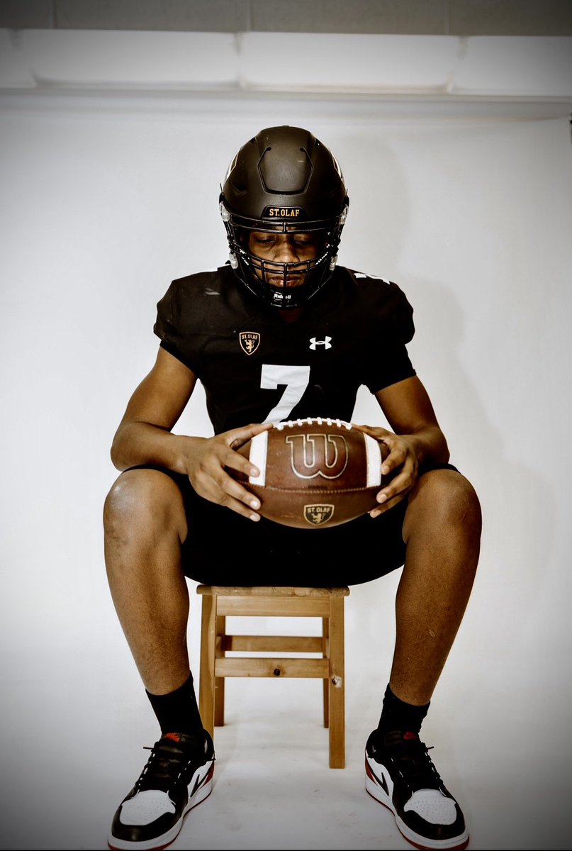Ashton_Stean7's tweet photo. Had a great time at St. Olaf College in Minnesota for my official visit this past weekend. Thanks Coach @StolafRBC @fb_westfield @CoachHill_7 @Coach_Bragg https://t.co/03J7h3P4zi