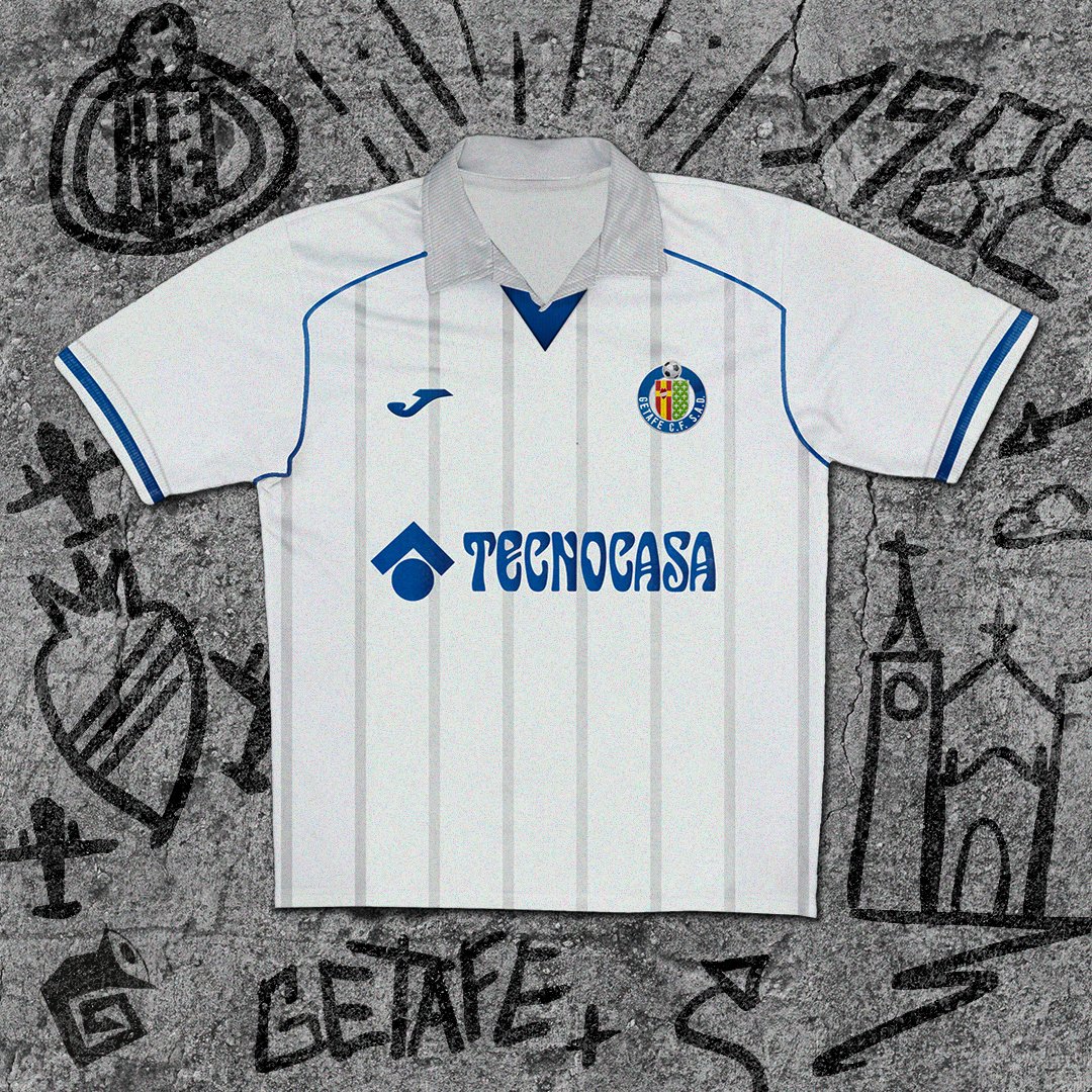 mgsdesignerfc's tweet photo. ¿Qué pasaría si las camisetas de fútbol fueran principalmente blancas y negras? 🏴🏳⚽  El Getafe se distingue con su propia intensidad. Esta camiseta, combina la elegancia del blanco y el negro con detalles en azules, refleja la pasión y el carácter azulón. ⚽🔵💙 #GetafeCF https://t.co/xO7iRv28sD