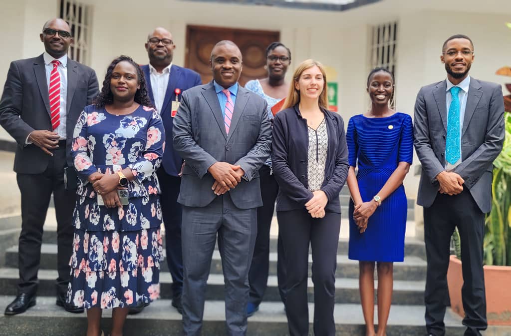 JH-IIRU, @BloombergDotOrg, and @IncubatorGHAI recently met with the Lord Mayor of Kampala City, His Worship @EriasLukwago_. We discussed the challenge of speeding in Kampala and provided recommendations to support @KCCAUG as they advance road safety. #RoadSafety | #BIGRS