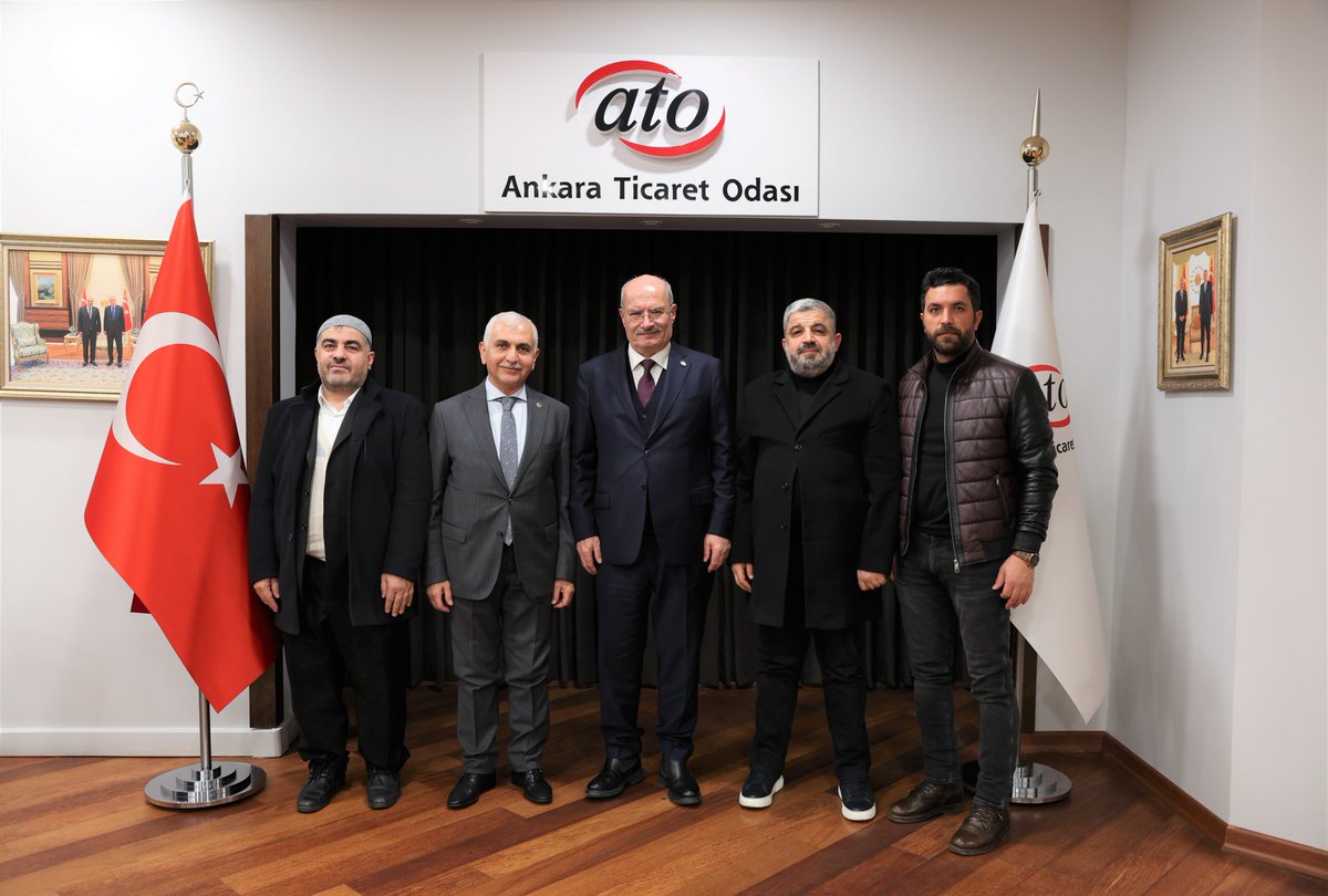 GurselBaran's tweet photo. Ak Parti #Siirt Milletvekili Sayın @mervangul56 , Ak Parti Genel Merkez Kadın Kolları MKYK Üyesi Sayın @CananBaranizgi, Siirt'li hemşehrilerim Sayın Emin Altunç, Sayın Murat Bayrak ve Sayın Rıdvan Akgül'le bir araya geldik. 

Nazik ziyaretleri için teşekkür ederim. https://t.co/7Bfc89Z1xH