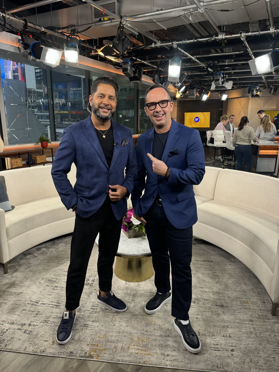 breakfasttv's tweet photo. When you and your work bestie unintentionally match 👯‍♂️🫶🏼 https://t.co/FzUE0SdZ8L