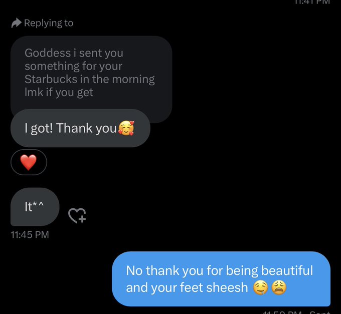 If you like her feet get her Starbucks drink >>> https://t.co/gDWImqtOfG